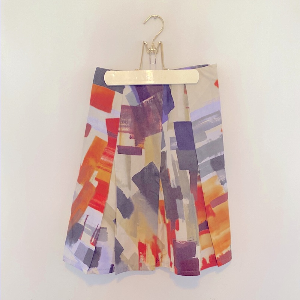 AKRIS Multicolor Cotton Brushstroke Print
Abstract Patterned Pleated Skirt
